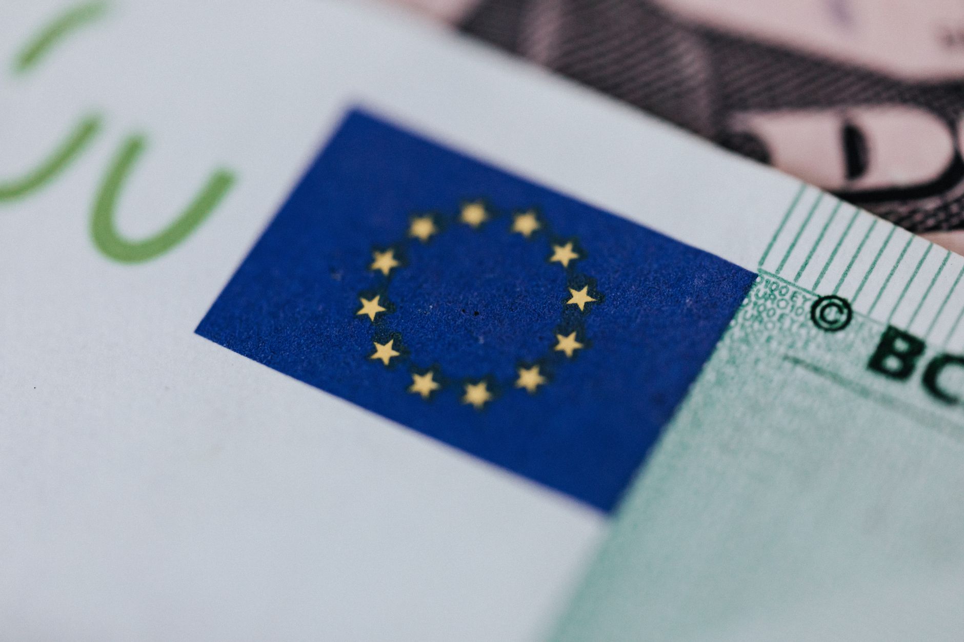 EU AI法の規制スケジュールに変調？高リスクAIの適用期限延期とスタートアップへの影響