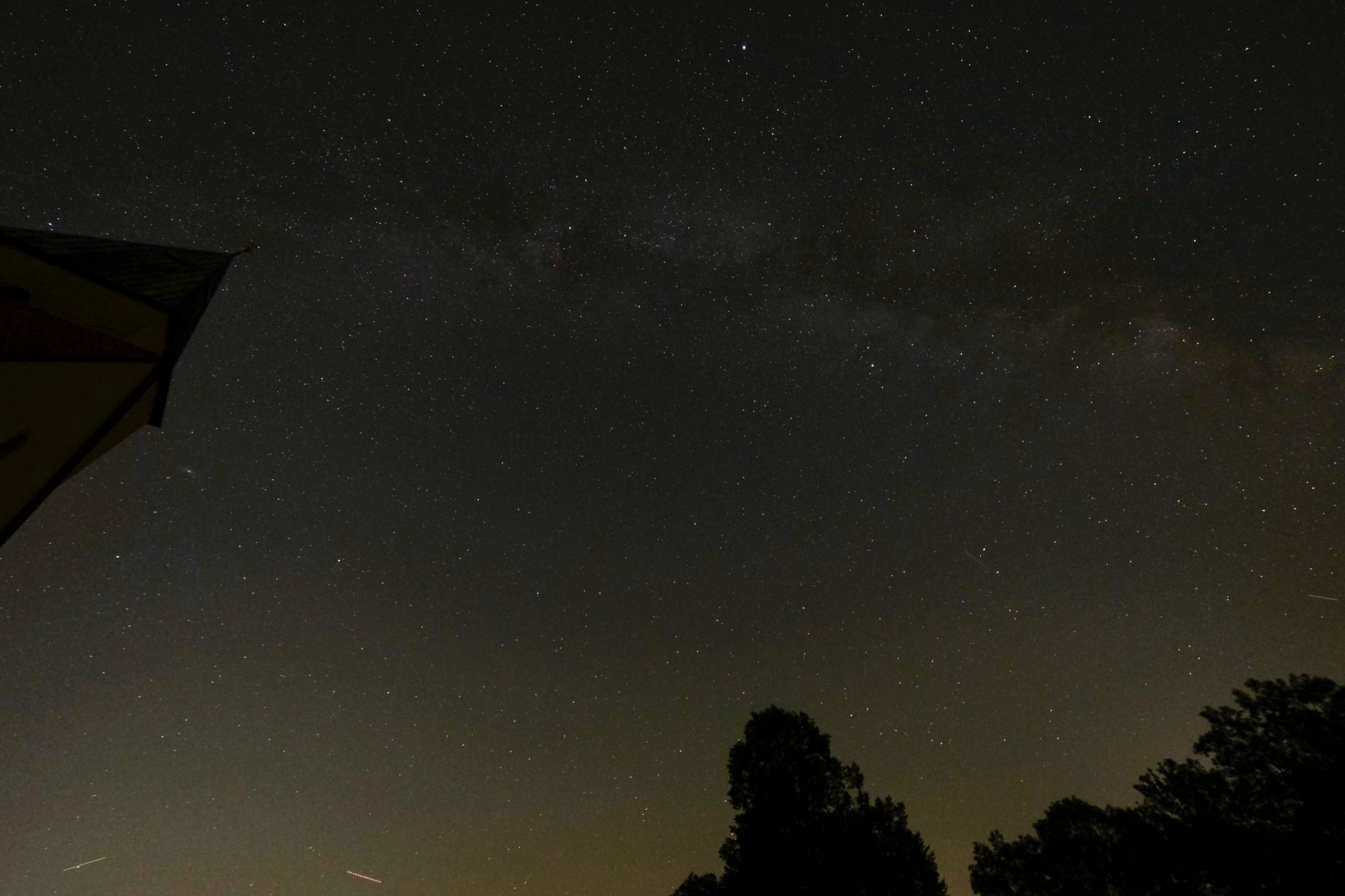 宇宙が無限なら、なぜ夜空は暗いのか？ オルバースのパラドックスと宇宙膨張