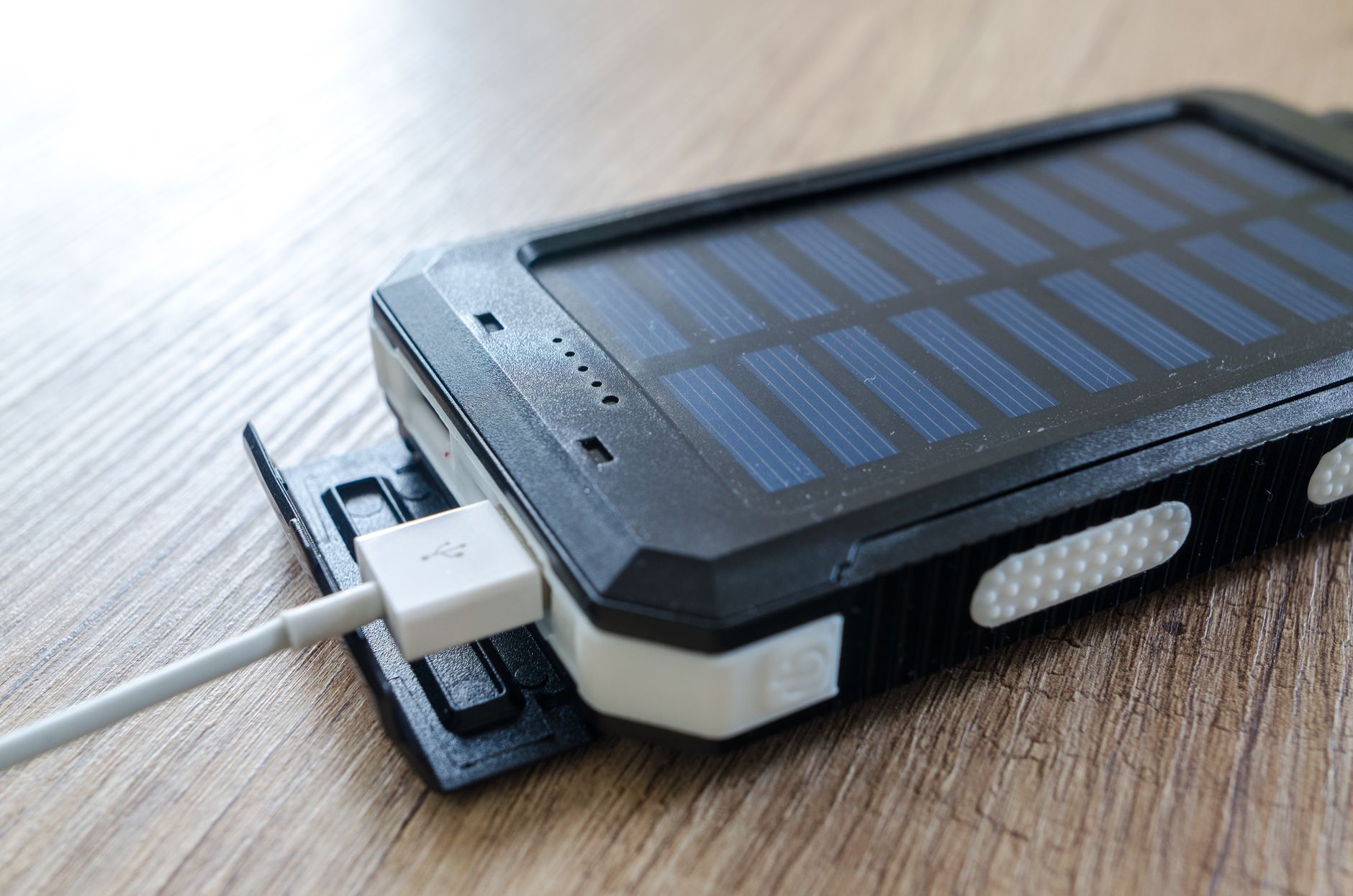 リチウム不要の未来へ——ナトリウムイオン電池の作動原理と2026年の立ち位置