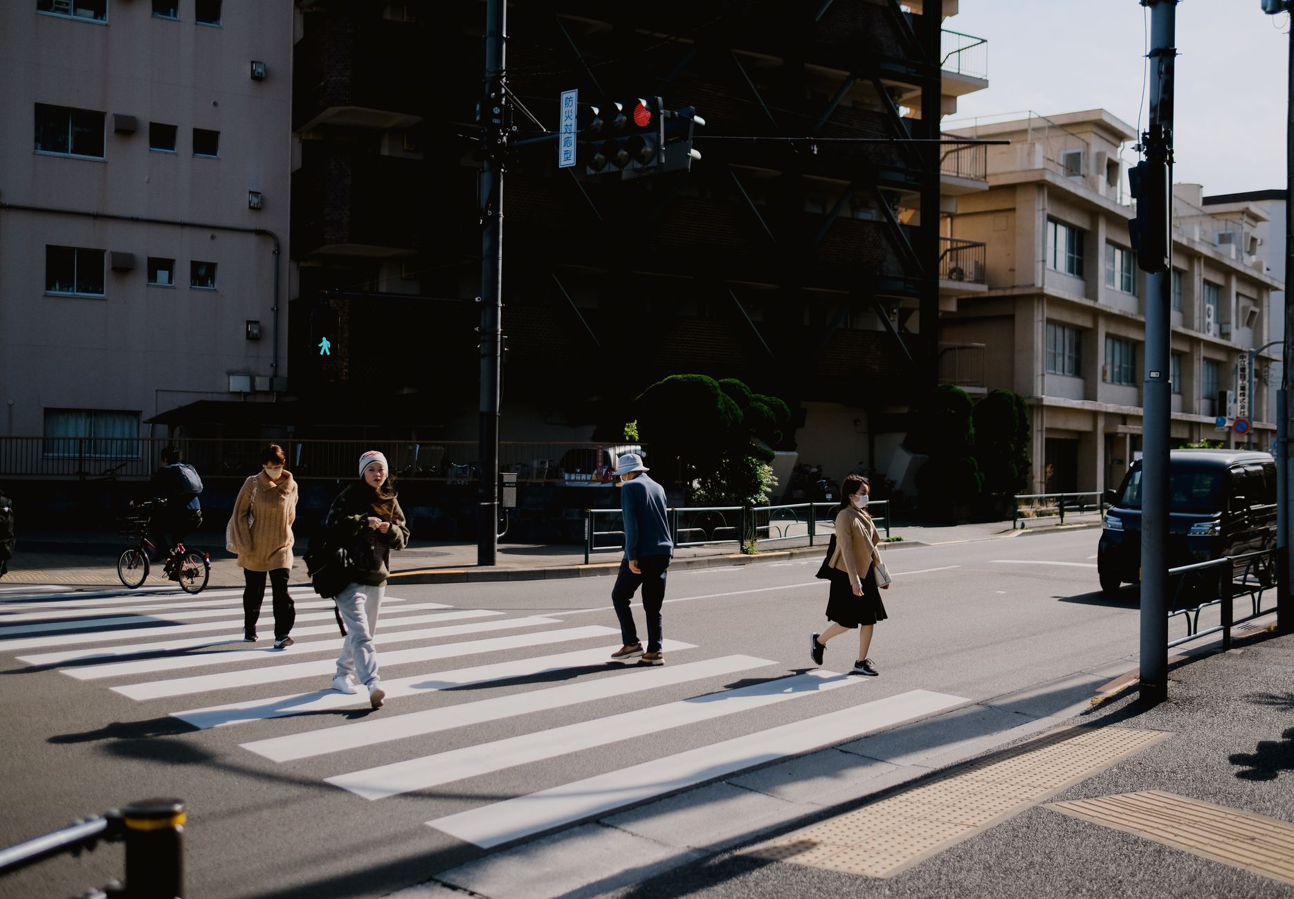 夕暮れの東京の街並み